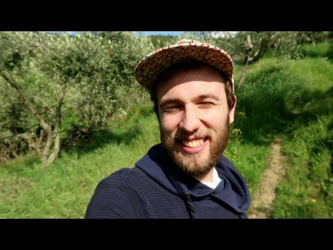 Don't Touch the Electric Fence - Italy Vlog