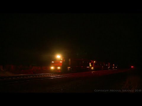 Five Loco SSR Grain Train Arrives After A Colourful Sunset - PoathTV Australian Railways