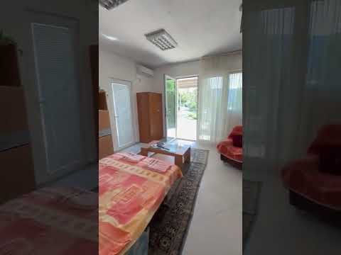 Appartamenti Mikovic, alloggi privati a Herceg Novi, Montenegro - Video