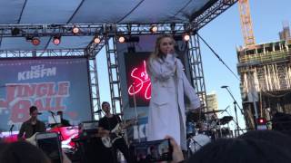 Sabrina Carpenter - Feels Like Loneliness (Live at Jingle Ball)