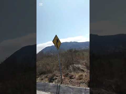 cruzando por un lado de Montecristi - Manabí - Ecuador 🇪🇨