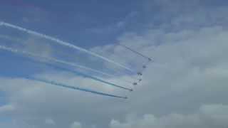 preview picture of video '[HD1080p50] RAF Red Arrows Display Team @ Airwaves Portrush 2014'