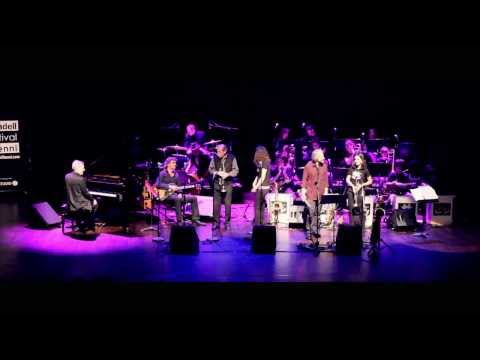 2014 JUST A CLOSER MAGALI DATZIRA & JOAN CHAMORRO GRUP & PERICO SAMBEAT Y JOSEP Mª FARRA