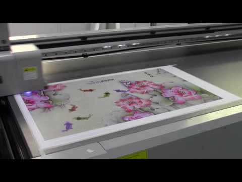 Pvc wall sticker printing on a flatbed printer