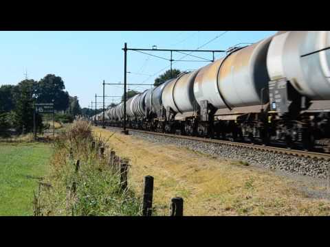 HSL 1832 met ketelwagens, via de IJssellijn (Velp), richting Bad Bentheim.