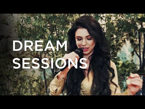 Laura for GUESS - Keerleme