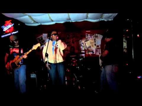 Mala Hierba - Abismo en vivo @Sotano 13Enero2012