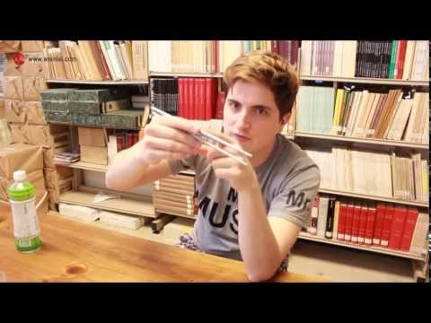 人們會從你拿筷子的方式來判斷你嗎？能以筷子拿法看人家的素質嗎？ (Do people judge you by the way you hold your chopsticks? 能以筷子拿法看人家的素質嗎？)