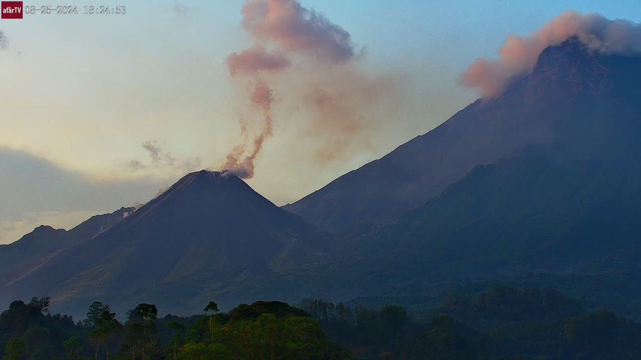 Aug 25, 2024: Beautiful Sunset at Santiaguito Volcano, Guatemala