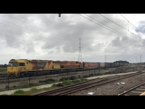 Aurizon Intermodal Freight - 6PM1 - ACC6032, GWU013, G535 (mid consist)
