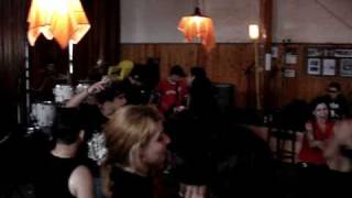 Skid Life - Blitzkrieg Bop (Ramones cover) - Live in Lins RockFusão