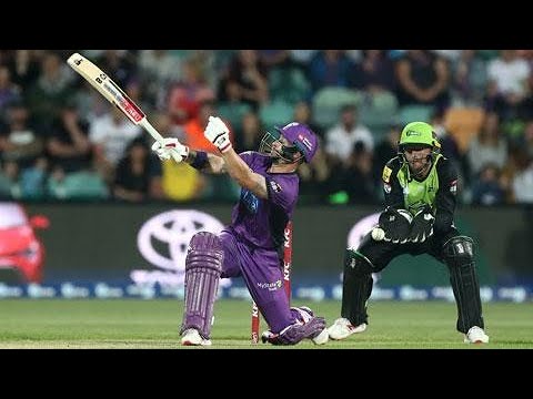 Wade thrills crowd with sizzling BBL knock