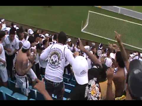Ipatinga 2x2 Atlético (Mineiro 2011) - Corredor na torcida