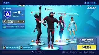 Kid freaks out over 3 ikoniks and scenario emote