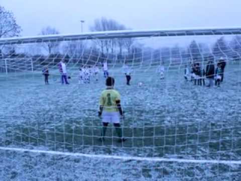 F1 Asv de Dijk wint van Volewijckers 27-11-2010