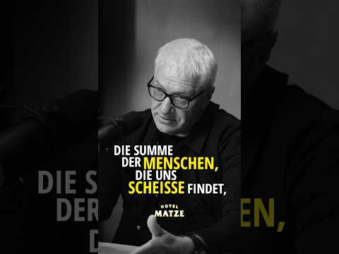 Video Thumbnail: Psychiater Dr. Michael Bohne über das Beurteilen und Beurteiltwerden | #hotelmatze #podcast