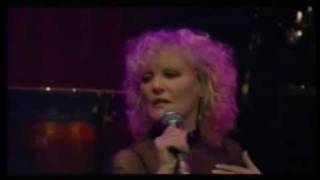 Petula Clark - Kiss me goodbye