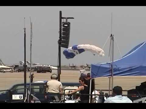 Langley AFB Airshow 2009 - USAFA Wings Of Blue full jump show
