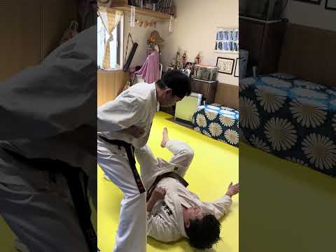 重心が低い相手への崩し