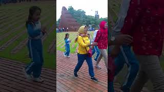 Download lagu Travel Morning Taman - Alun Alun Kejaksaan Cirebon mp3 Download lagu Travel Morning Taman - Alun Alun Kejaksaan Cirebon mp3