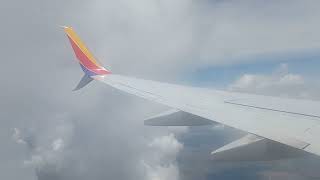 SWA WN2810 (N8541W) 737-8H4 hitting big turbulence in the clouds while final descend for Chicago