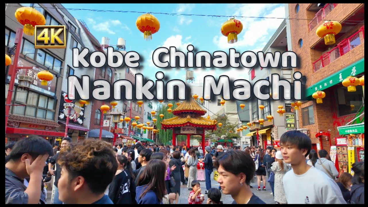 Embark on an immersive walking tour through the vibrant Chinatown.