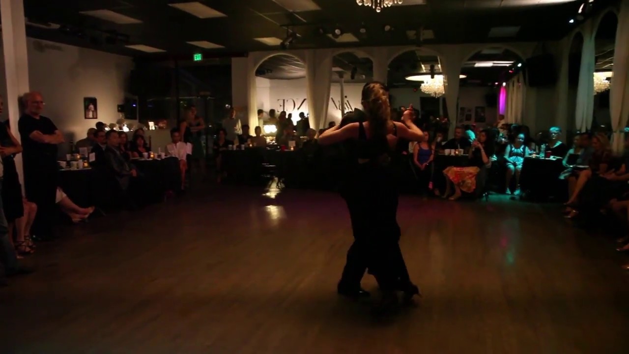 Facundo De la Cruz & Florencia Blanco bailan  "Buscándote" Florencio Ruiz