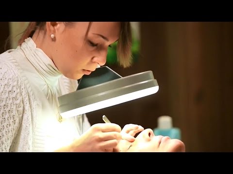 Kosmetikausbildung Cosmeda - Von der Theorie zur Praxis