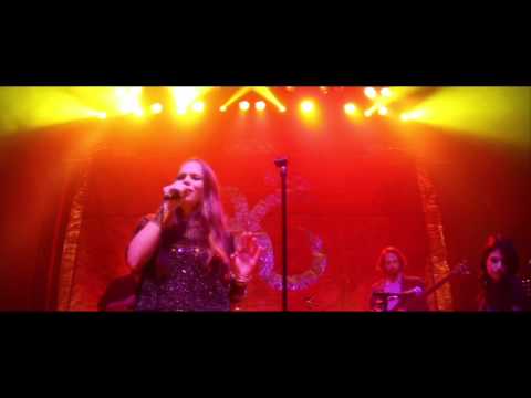 Betsy Kingston & the Crowns - 