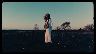 Musik-Video-Miniaturansicht zu run away girl Songtext von Alice Merton