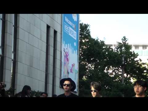 CN Blue entrance music bank pt 1 15 09 18