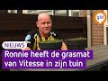 Ronnie ten Kate heeft nieuwe grasmat Vitesse in zijn tuin