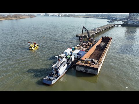 Sloop Pier Boele Bolnes in Ridderkerk - Drone 4K