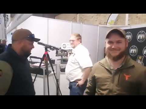 Rutger gesels met Frik du Plooy oor die nuwe Model 21 aksie - Nampo Oesdag - Harvest Day 2022