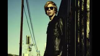 Beck ~ MTV Makes Me Wanna Smoke Crack (Live Broadcast Lounge Version)