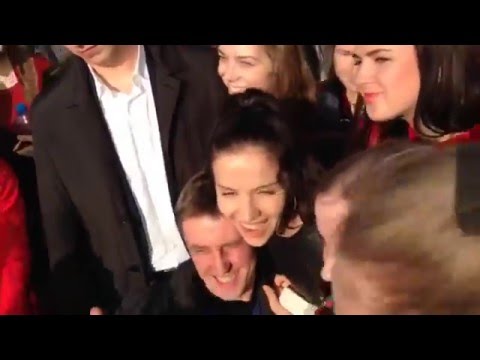 Natalia Oreiro con sus fans en Moscú, Rusia (8 de abril de 2016)