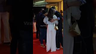 Siddharth Malhotra Gives Romantic Kiss 😘 To Kiara Advani In Front Of Media #shorts #kiaraadvani