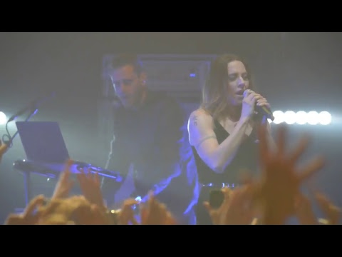 EXCLUSIVE! Watch Melanie C's Concert LIVE RIGHT NOW!!!!