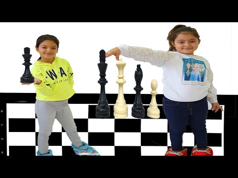 Masal and Öykü are learning to play chess