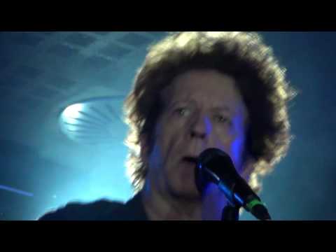 Willie Nile - "House Of A Thousand Guitars" & "Sweet Jane" (Gijón 07-09-2016)