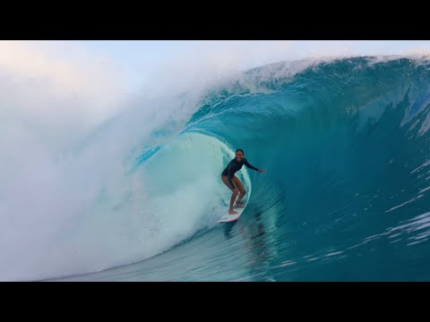 Surf Your Heart Out! Go Vahine, Caroline, Sol & Janire!