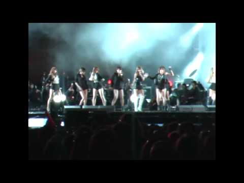 4Minute and Sistar - Single Ladies @ NY Korean Festival 111009