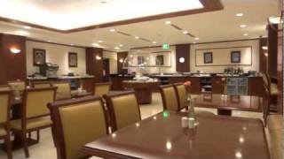 preview picture of video 'Emirates Airline First Class Lounge @ delhi india'