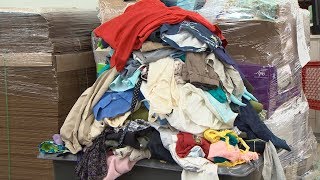 How fast fashion adds to the world&#39;s clothing waste problem (Marketplace)