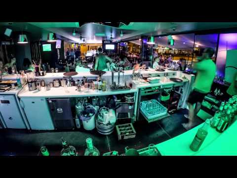 Egy péntek este a onecafeban