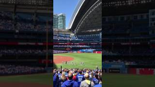 20170514 MLB Blue Jays vs Mariners National anthems by THE PERLMUTTER FAMILY