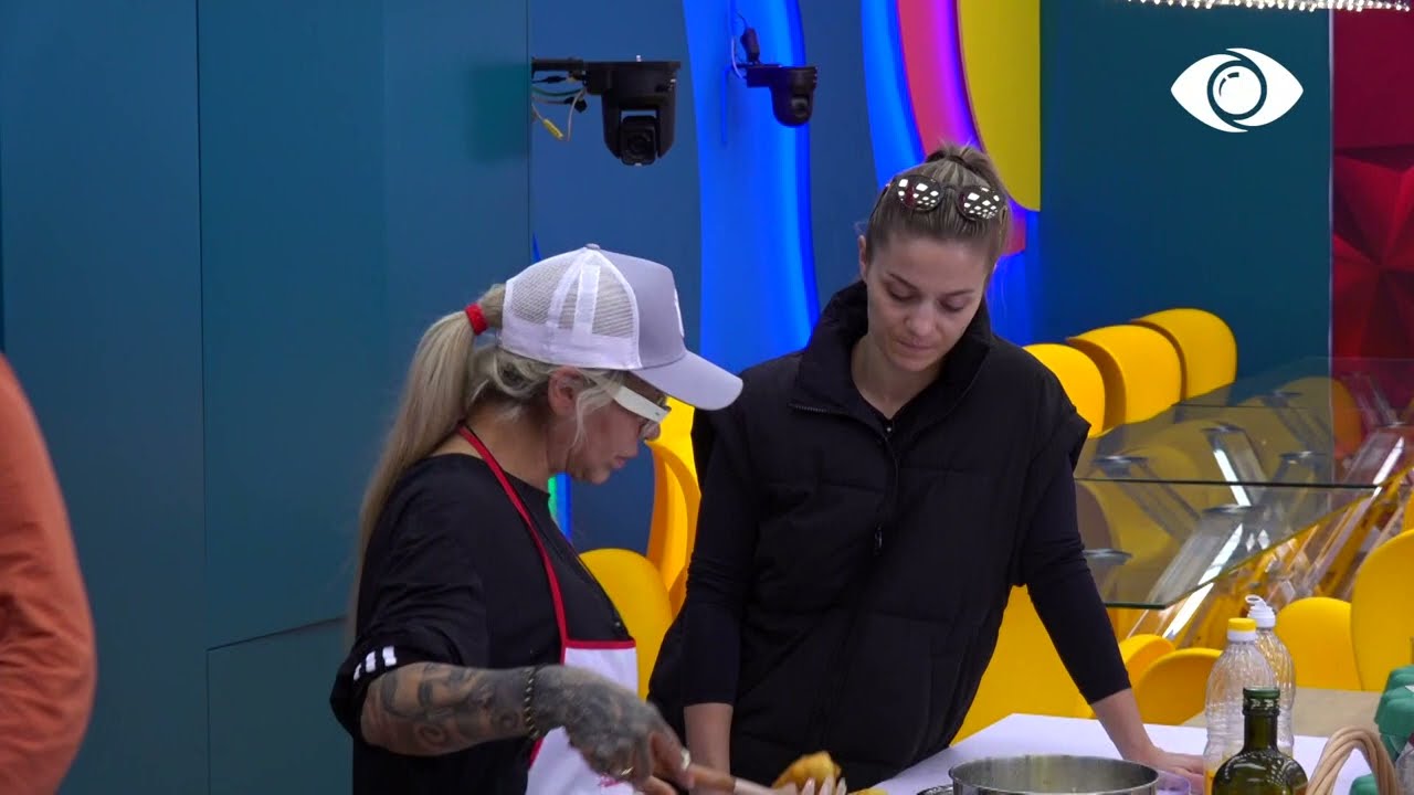 Banorët gati të konsumojnë mëngjesin, Valbona skuq petullat