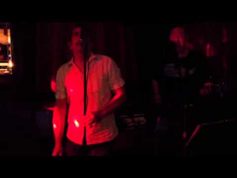TooZ Up play Comfortably Numb Live @ the Albion 26/5/2012