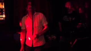 TooZ Up play Comfortably Numb Live @ the Albion 26/5/2012