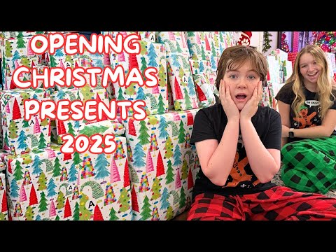 CHRISTMAS MORNING 2025 | Opening Christmas Presents | Part 1 | Family 5 Vlogs